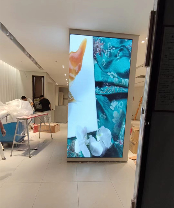 广灵商场门店转角LED显示屏